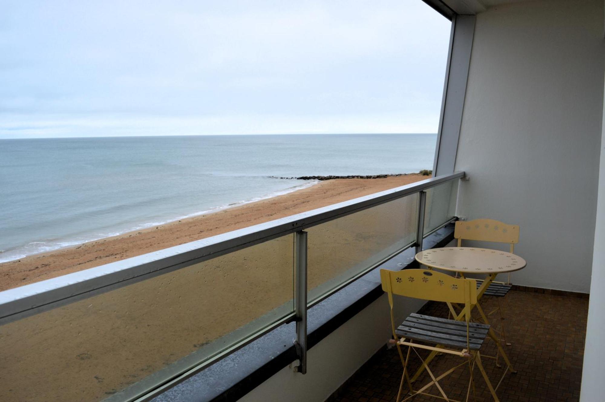 L'Esperluette - Magnifique Vue Mer Et Balcon Courseulles-sur-Mer Eksteriør billede