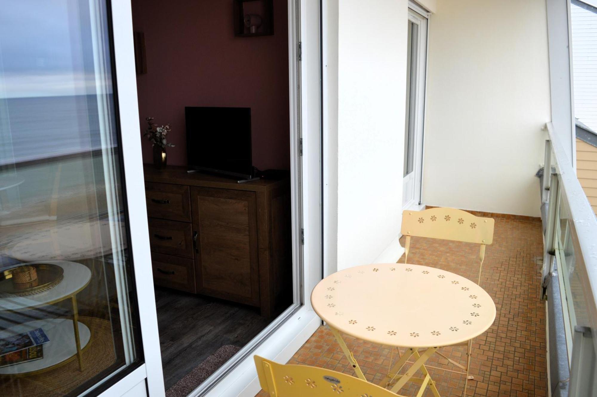 L'Esperluette - Magnifique Vue Mer Et Balcon Courseulles-sur-Mer Eksteriør billede